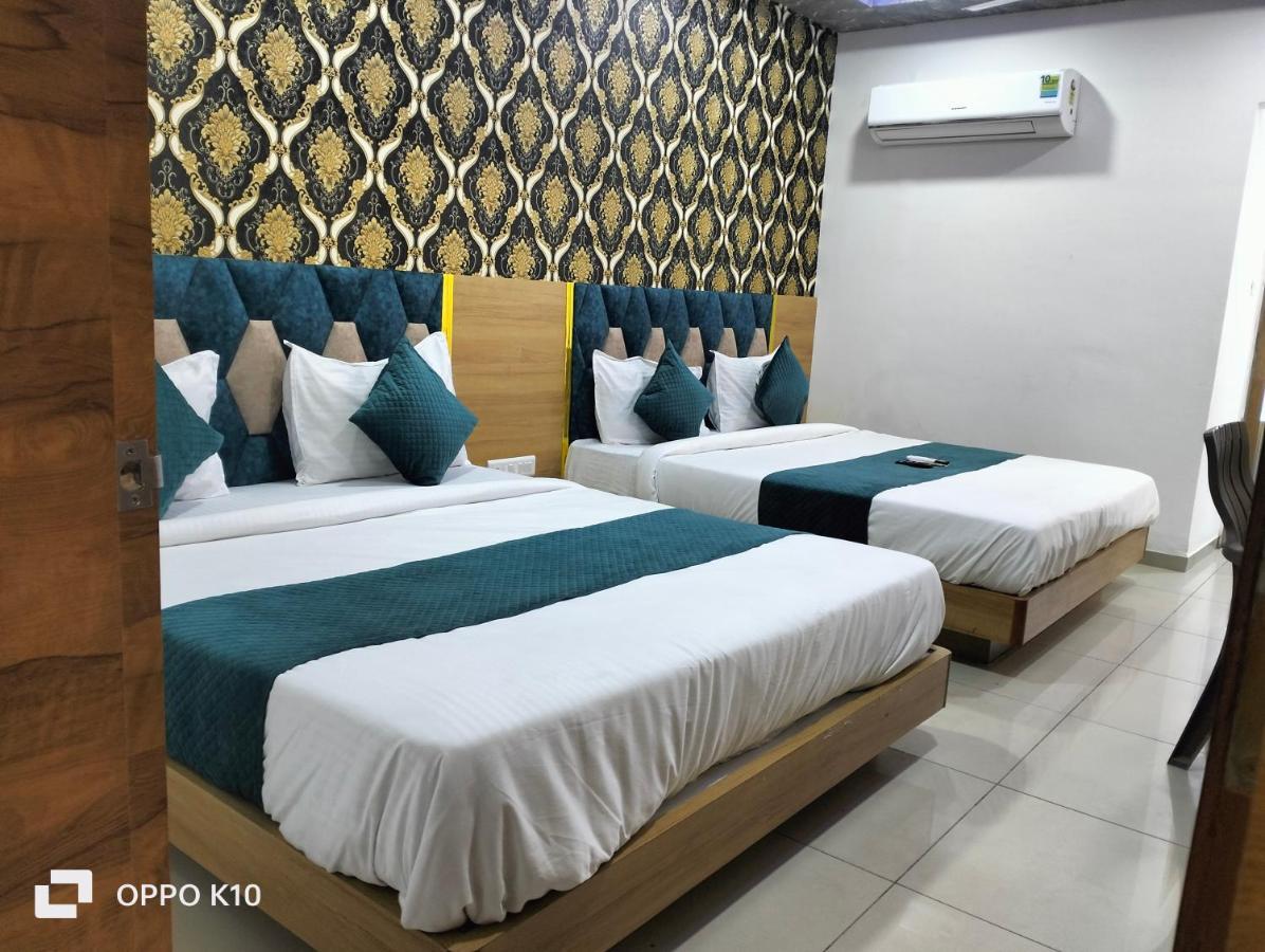 Hotel Rudra Palace Ānand Eksteriør bilde